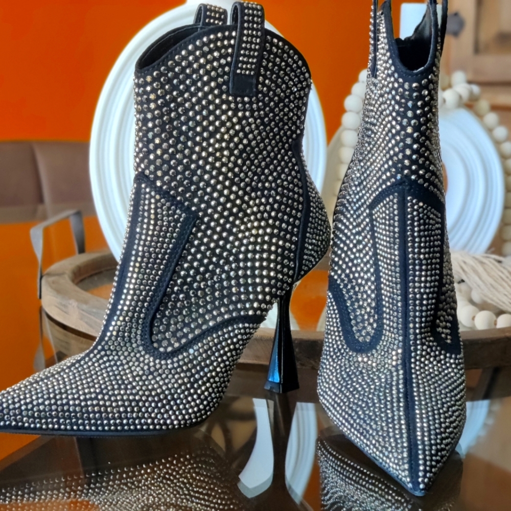 INC International Concepts pointed toe booties SZ 6